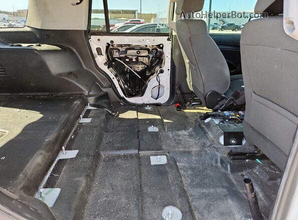 1GNLCDECXLR268270 2020 CHEVROLET TAHOE White Widok komory silnika