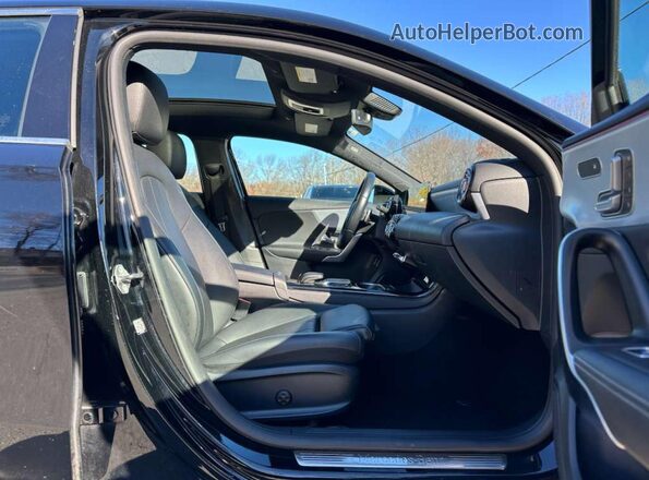 W1K3G4FB2MJ320578 2021 MERCEDES-BENZ A-CLASS Black 