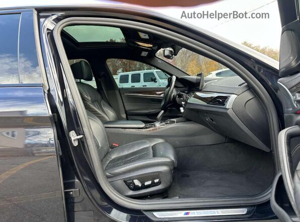WBA13BK07NCH59691 2022 BMW M5 Black Widok tylnych siedzeń