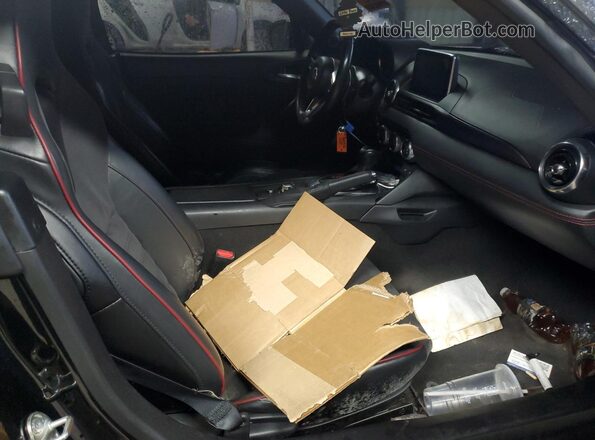 JC1NFAEKXH0124919 2017 FIAT 124 Черный Вид задней части салона