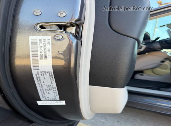 2C4RC1AG7MR566541 2021 CHRYSLER OTHER Gray Vista interior trasera