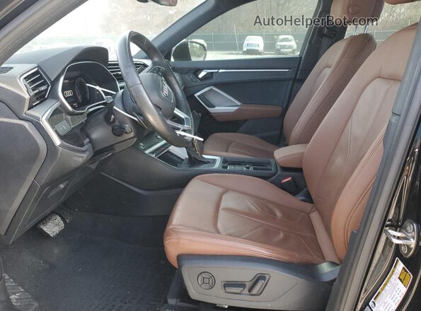 WA1EECF37M1052374 2021 AUDI Q3 Black Widok deski rozdzielczej