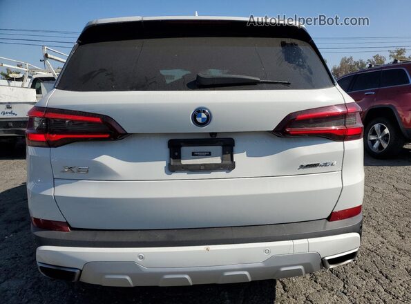 5UXTA6C08P9P05271 2023 BMW X5 White Widok wnętrza z przodu