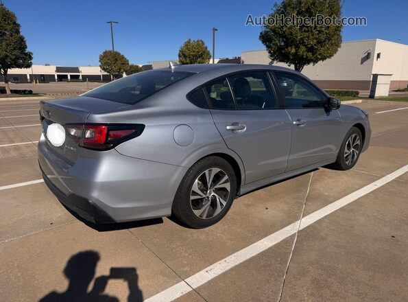 4S3BWAF67R3007113 2024 SUBARU LEGACY Silver Widok z przodu