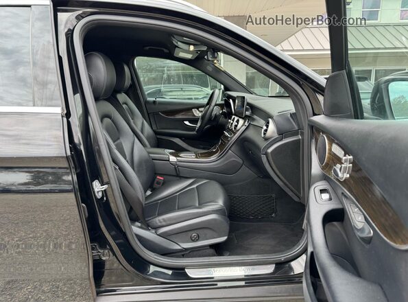 WDC0G8DB1LF701082 2020 MERCEDES-BENZ GLC-CLASS Black წინა ხედი