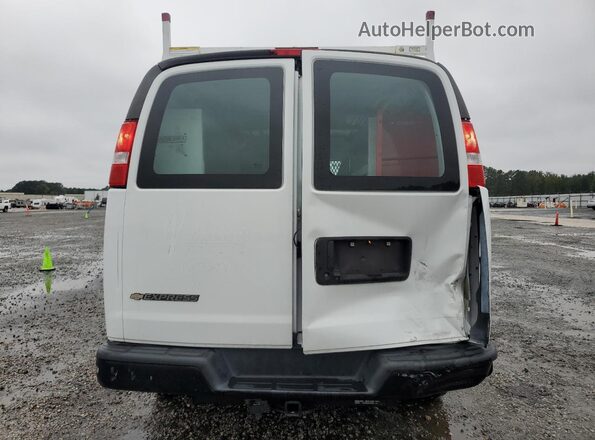 1GCWGAFP1N1174161 2022 CHEVROLET EXPRESS White Front interior view