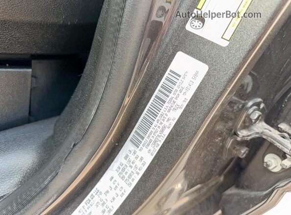 1C6RREBT8LN300501 2020 RAM 1500 Серый Вид задней части салона