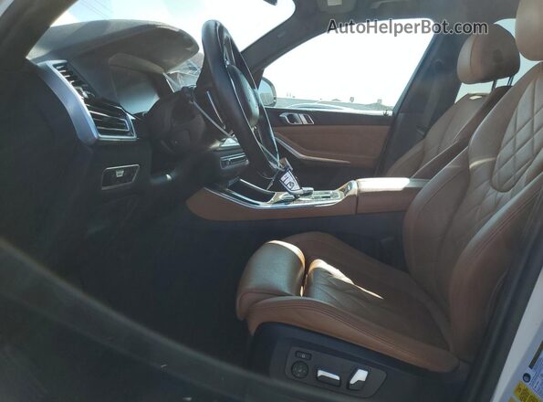5UXTA6C08P9P05271 2023 BMW X5 White Widok deski rozdzielczej