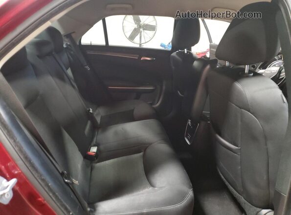 2C3CCAAG0LH115756 2020 CHRYSLER 300 Burgundy Rear seats view