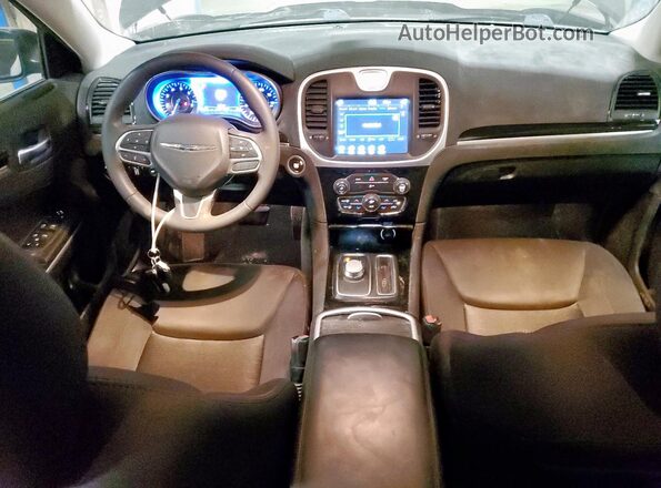 2C3CCAAG1PH552297 2023 CHRYSLER 300 Black Vista del salpicadero