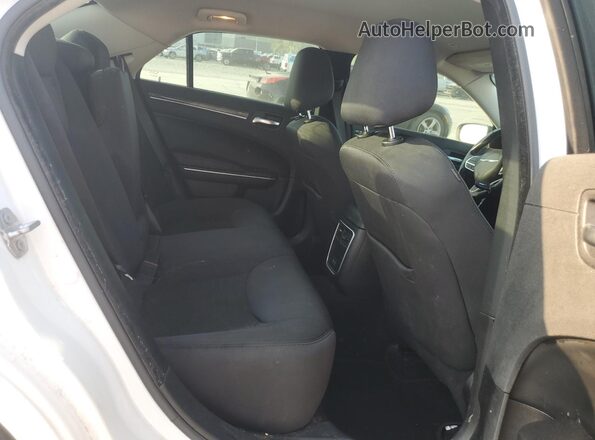 2C3CCAAG3MH580193 2021 CHRYSLER 300 White Rear seats view