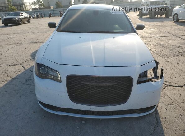 2C3CCAAG3MH580193 2021 CHRYSLER 300 White Front view