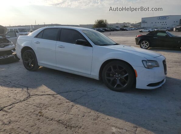 2C3CCAAG3MH580193 2021 CHRYSLER 300 White Front right