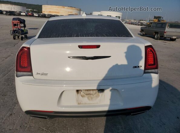 2C3CCAAG3MH580193 2021 CHRYSLER 300 White Rear view
