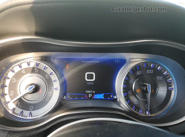 2C3CCAAG3MH580193 2021 CHRYSLER 300 White Instrument cluster view