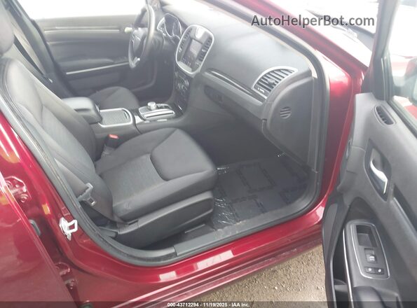 2C3CCAAG3NH236722 2022 CHRYSLER 300 Burgundy Front interior view
