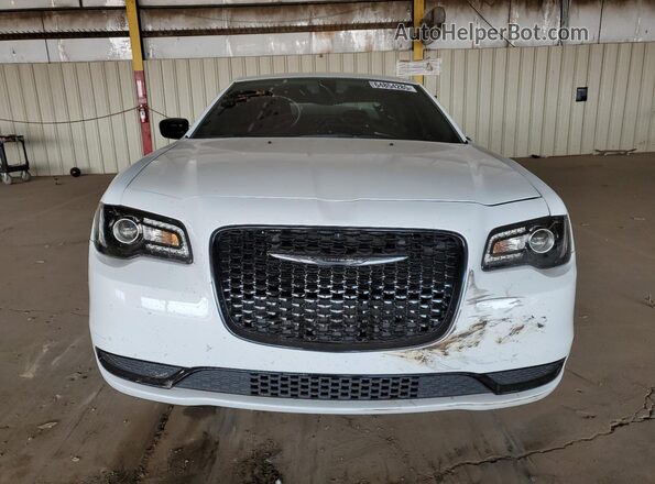 2C3CCAAG3PH605033 2023 CHRYSLER 300 Белый Вид спереди