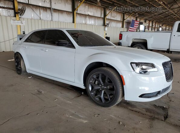 2C3CCAAG3PH605033 2023 CHRYSLER 300 Белый Передняя правая четверть