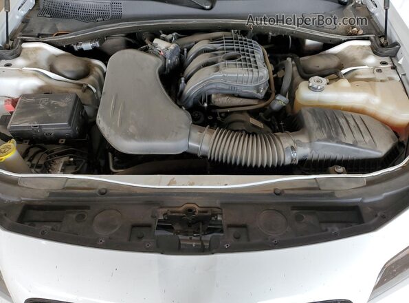 2C3CCAAG3PH605033 2023 CHRYSLER 300 Белый Вид задней части салона