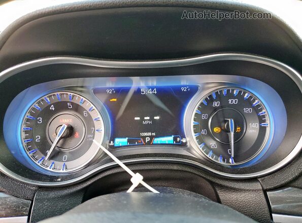 2C3CCAAG5JH302018 2018 CHRYSLER 300 Gray Սարքավորումների վահանակի տեսք