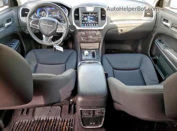 2C3CCAAG5JH302018 2018 CHRYSLER 300 Gray Առջևի վահանակի տեսք