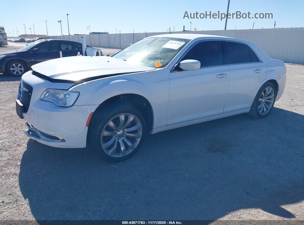 2C3CCAAG8GH313765 2016 CHRYSLER 300 White Przód lewy