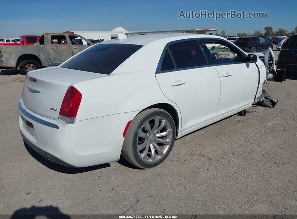 2C3CCAAG8GH313765 2016 CHRYSLER 300 White Tył prawy