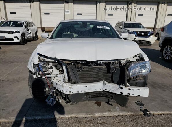 2C3CCAAG9LH115626 2020 CHRYSLER 300 White Widok z przodu
