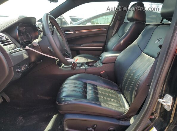2C3CCABG0PH577366 2023 CHRYSLER 300 Черный Вид салона спереди
