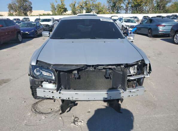 2C3CCABG1PH641138 2023 CHRYSLER 300 Silver Widok z przodu