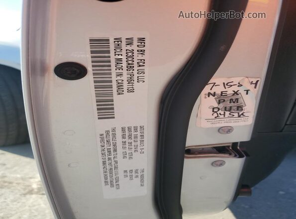 2C3CCABG1PH641138 2023 CHRYSLER 300 Silver Widok naklejki z numerem VIN