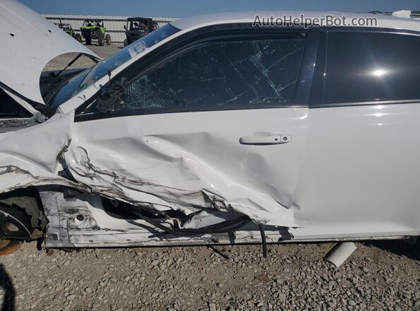 2C3CCABG2MH589160 2021 CHRYSLER 300 Белый Вид салона спереди