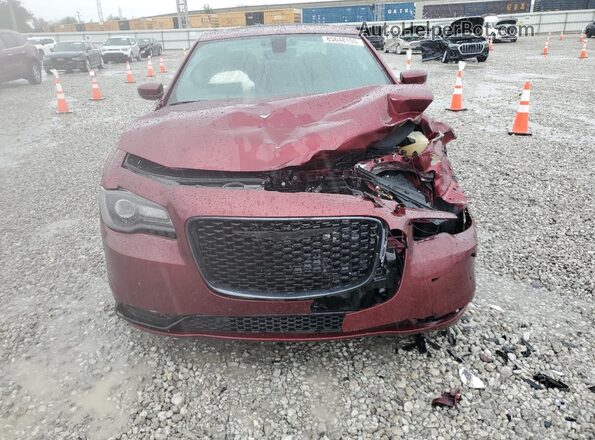 2C3CCABG2PH637020 2023 CHRYSLER 300 Красный Вид спереди