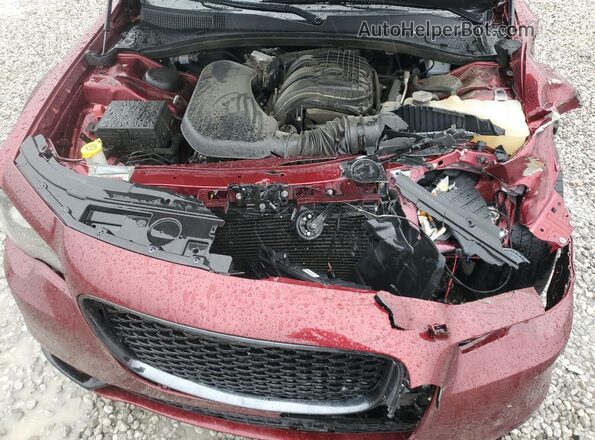 2C3CCABG2PH637020 2023 CHRYSLER 300 Красный Вид задней части салона