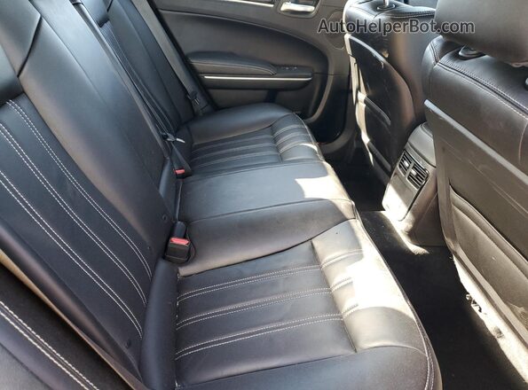 2C3CCABG4PH637021 2023 CHRYSLER 300 Burgundy Вид задніх сидінь