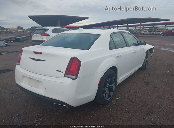 2C3CCABG4PH641036 2023 CHRYSLER 300 White Rear right