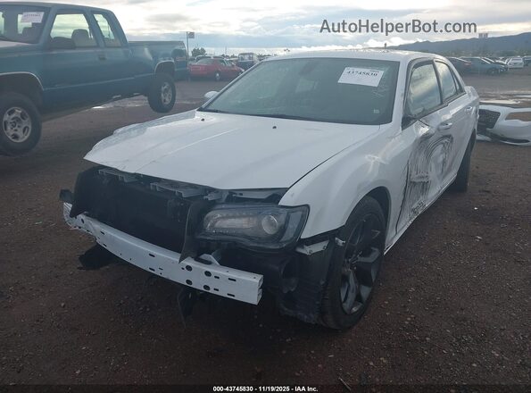 2C3CCABG4PH641036 2023 CHRYSLER 300 White Front view