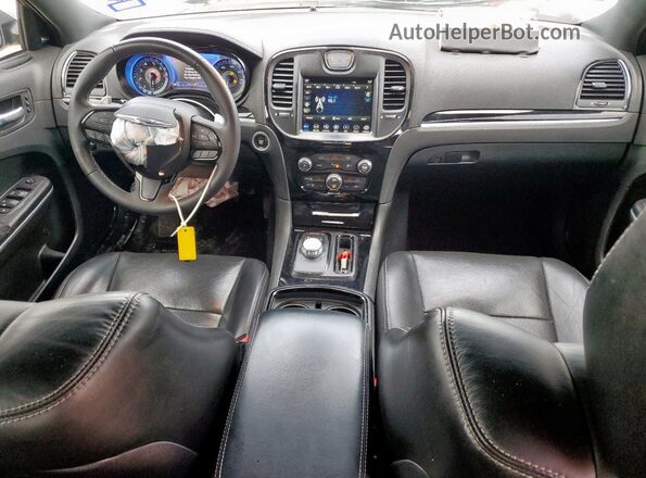 2C3CCABG7PH510022 2023 CHRYSLER 300 White Vista del salpicadero