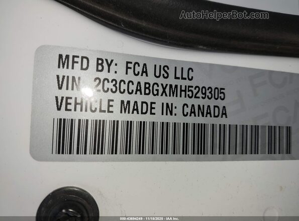 2C3CCABGXMH529305 2021 CHRYSLER 300 White Widok komory silnika