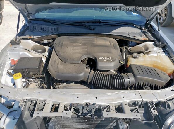 2C3CCABGXPH566049 2023 CHRYSLER 300 Charcoal Вид задньої частини салону