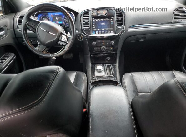 2C3CCABT8MH537495 2021 CHRYSLER 300 Серебряный Вид панели приборов