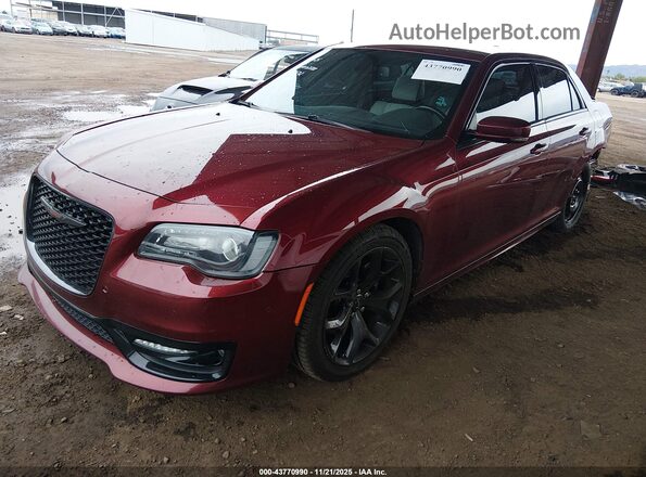 2C3CCABTXMH622533 2021 CHRYSLER 300 Красный Передняя левая четверть