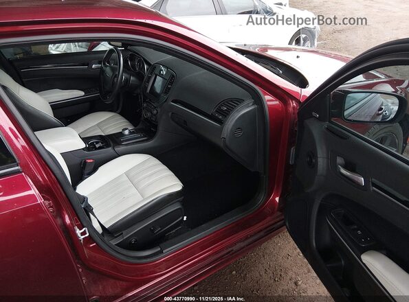 2C3CCABTXMH622533 2021 CHRYSLER 300 Красный Вид салона спереди