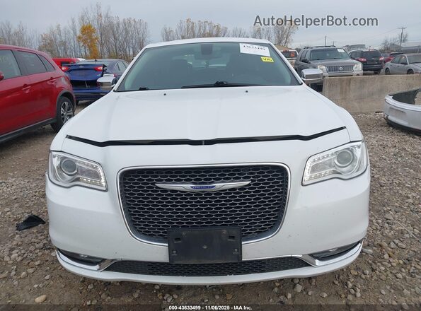 2C3CCAKG5LH112298 2020 CHRYSLER 300 White Widok wnętrza z tyłu