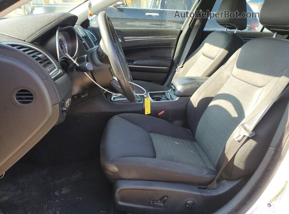 2C3CCARG1NH134579 2022 CHRYSLER 300 White Widok wnętrza z przodu