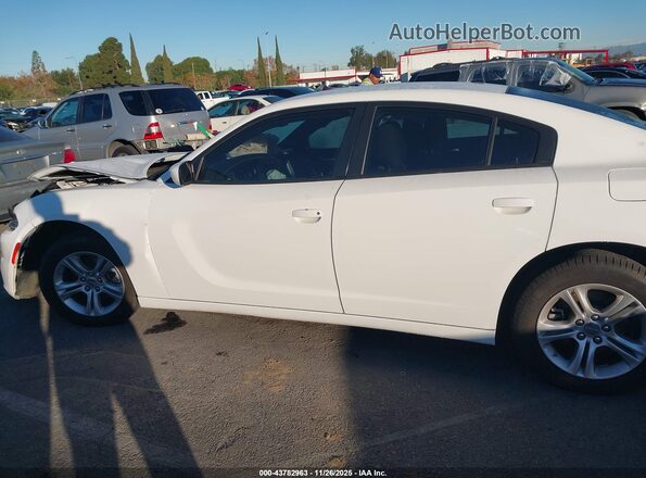 2C3CDXBG2NH219506 2022 DODGE CHARGER White Vista interior trasera