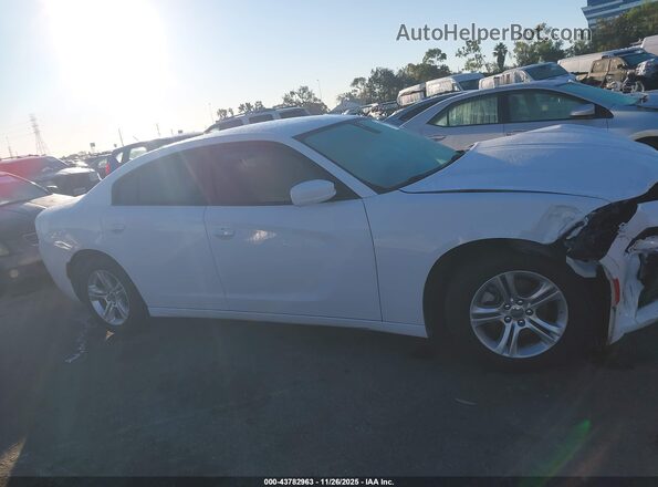 2C3CDXBG2NH219506 2022 DODGE CHARGER White Vista del cuadro de instrumentos