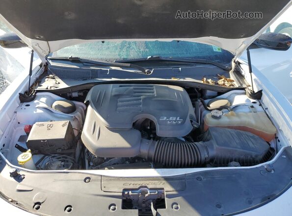 2C3CDXBG7LH223466 2020 DODGE CHARGER White Вид задньої частини салону