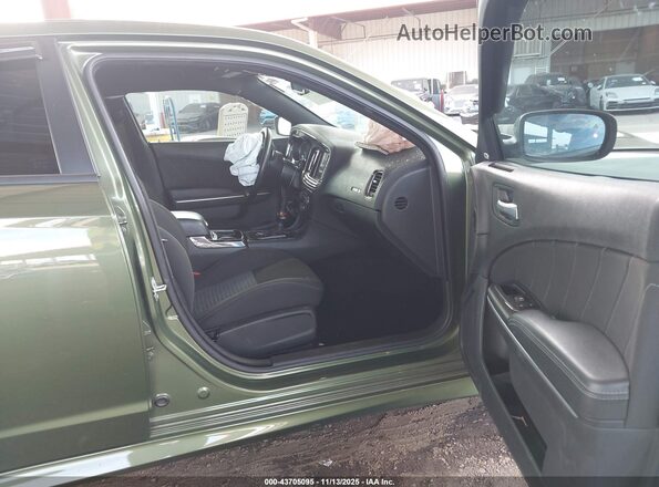 2C3CDXGJ5NH220587 2022 DODGE CHARGER Зеленый Вид салона спереди