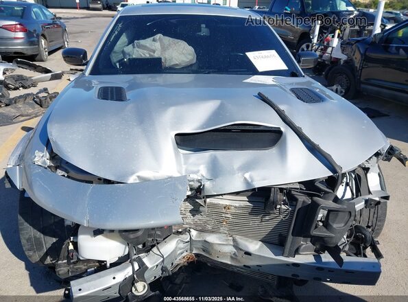 2C3CDXL9XNH184911 2022 DODGE CHARGER Silver Widok wnętrza z tyłu